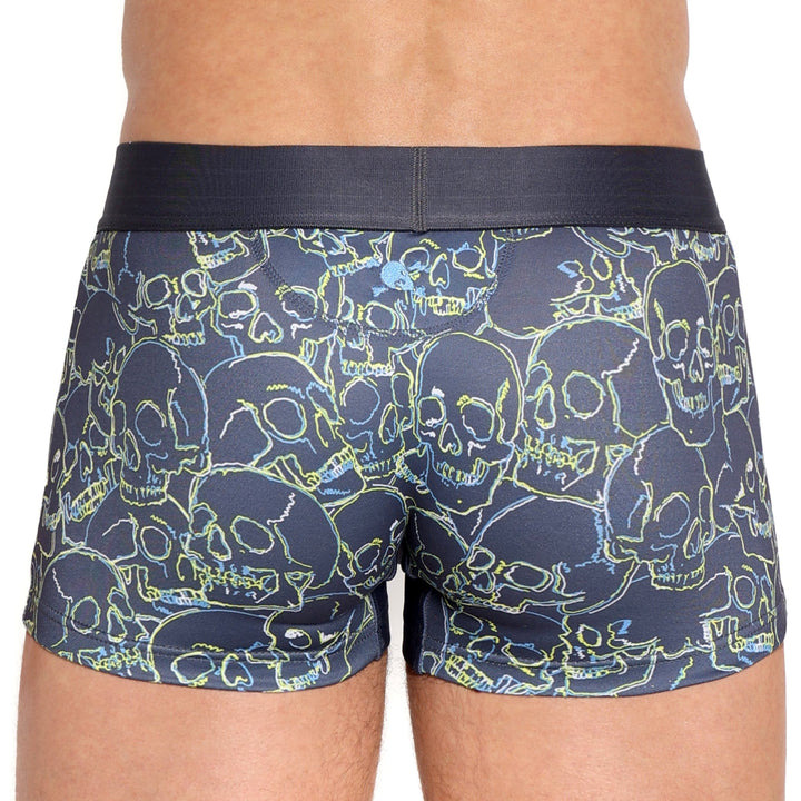 Outline Tossed Skulls Trunks